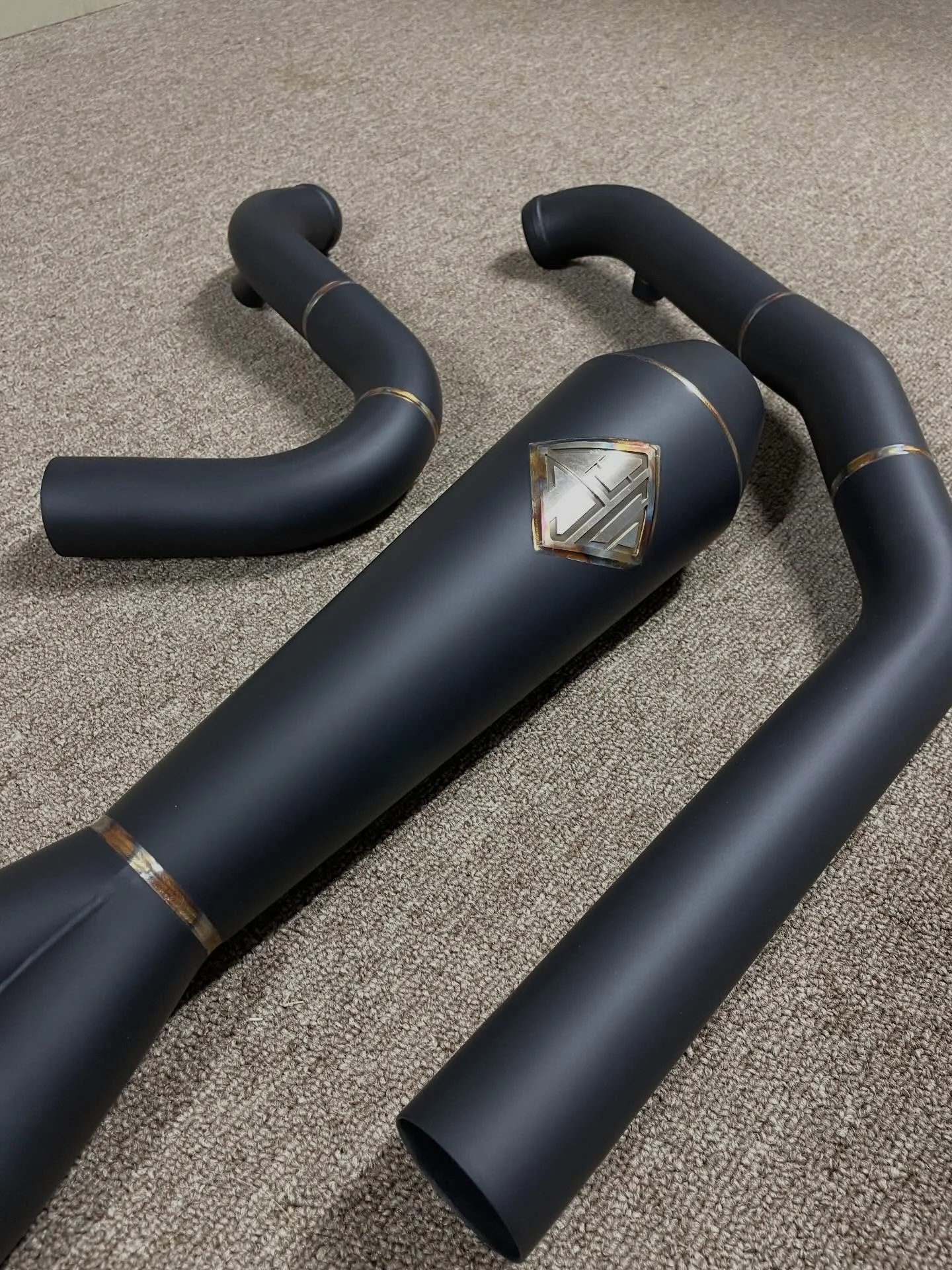 Check out this @spcvtwin we refinished in what they call &ldquo;black onyx&rdquo;. @cerakote Glacier Black laid out beautifully on this exhaust.

Customer ordered it in the black onyx finish, had a bit of a mishap and asked us to save the beautiful f