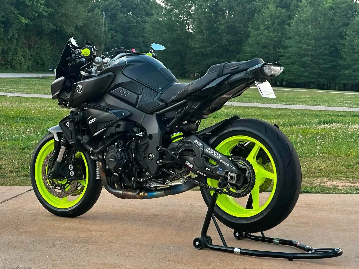 When you want to be seen&hellip;.give us a call! 

The pictures do not even begin to show how bright these wheels were that we refinished in @columbiacoatings Fluorescent yellow with a high gloss clear.
.
.
.
.
#powdercoat #powdercoating #powdercoate