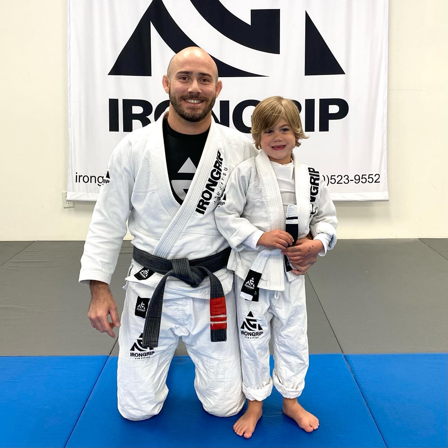 Congratulations Wyatt, 1st stripe on his white belt! 💎
.
.
.

#bjj #bjjgirls #bjjtraining #bjjlifestyle #jiujitsu #jiujitsu4life #jiujitsufamily #mma #mmatraining #mmafighter #discipline #respect #raleigh #artsuave #selfdefense #kidsbjj #kidsjiujits