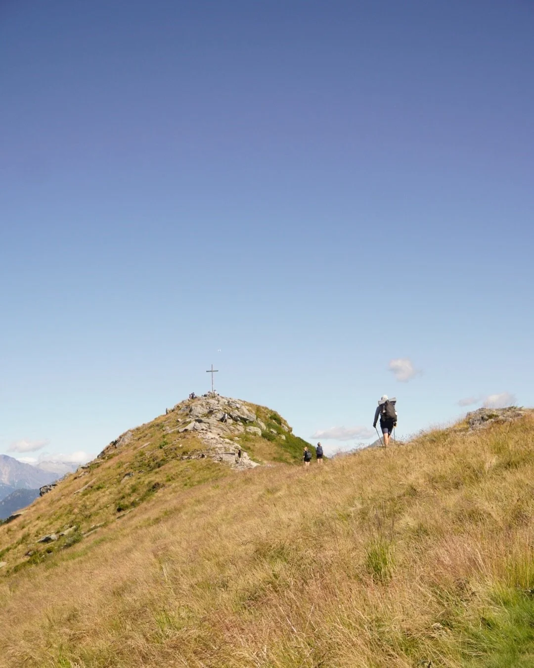 The Via Alta Vallemaggia kicked my ass 🤡

We walked one stage of this beautiful trail, from Cimetta to Capanna Nimi (10.4km, 1170m d+, 1090m d-). 

It took us 7 hours in total. 7 hours during which I realized this kind of technical terrain and expos