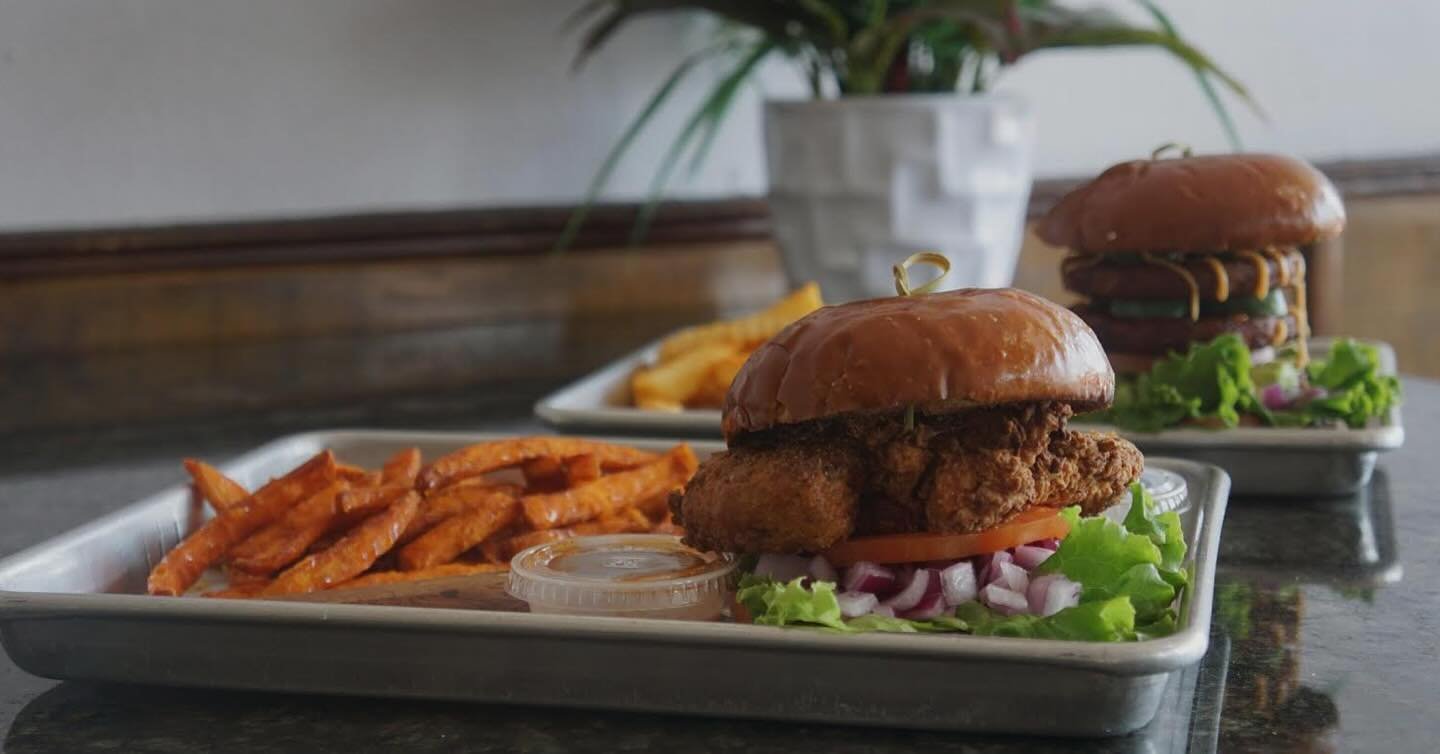 Take a day off and set your dinner table with a few of our specialty burgers tonight 🍔 You deserve it

#dfw #dallas #plano #richardson #frisco #allen #halal #halaldfw