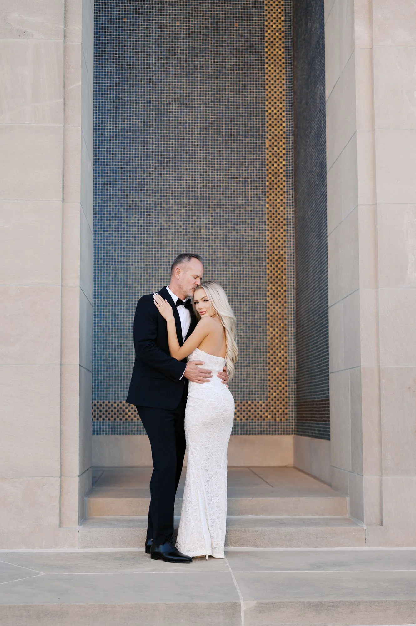 Best Kansas City Engagement Photo Locations for 2026 couples