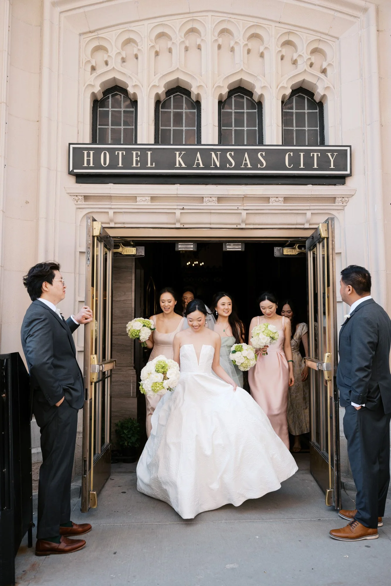Hotel Kansas City Wedding Bridal Party Portraits Monphotography