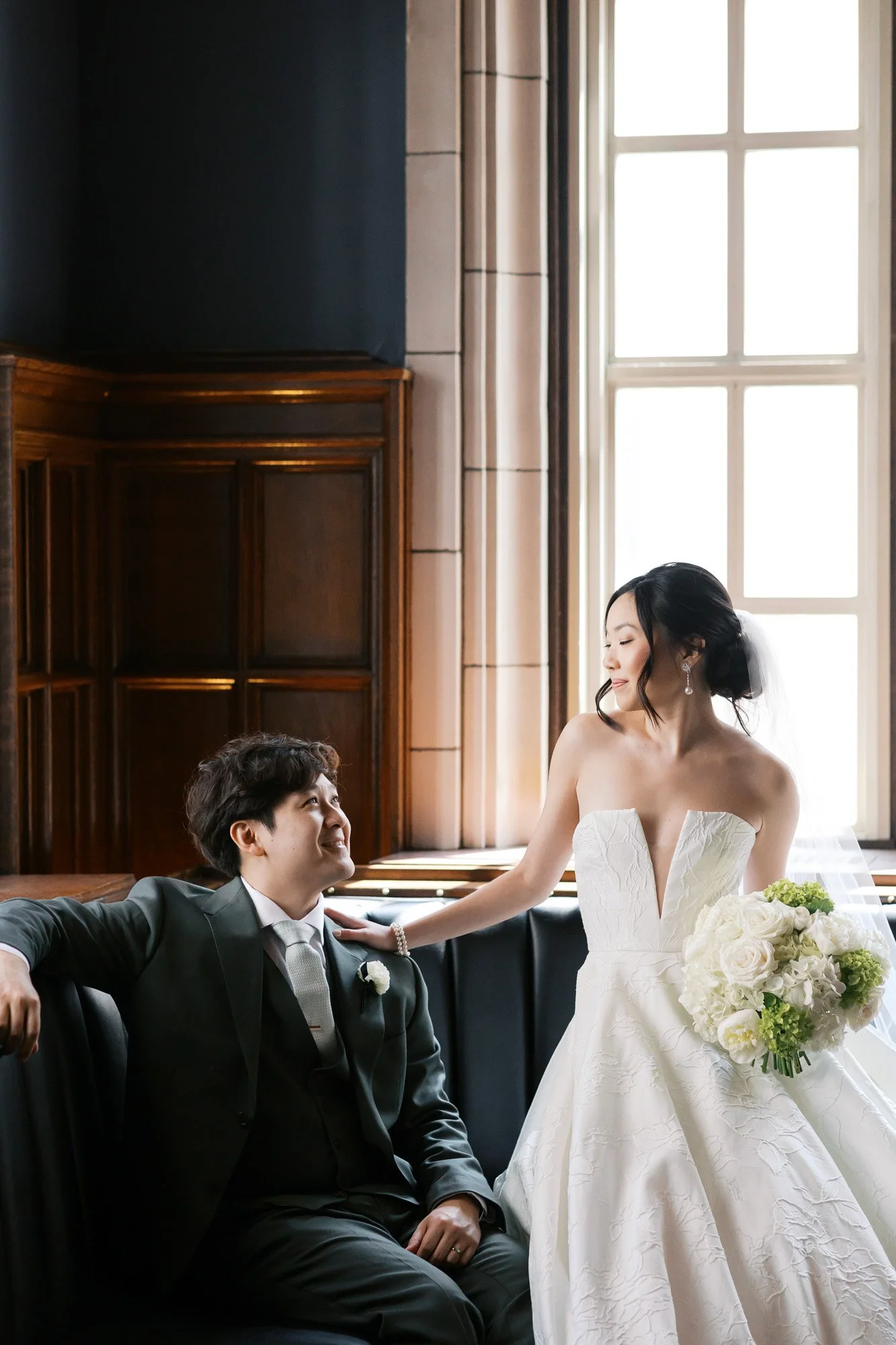 Bride and Groom Portraits Hotel Kansas City by Monphotography