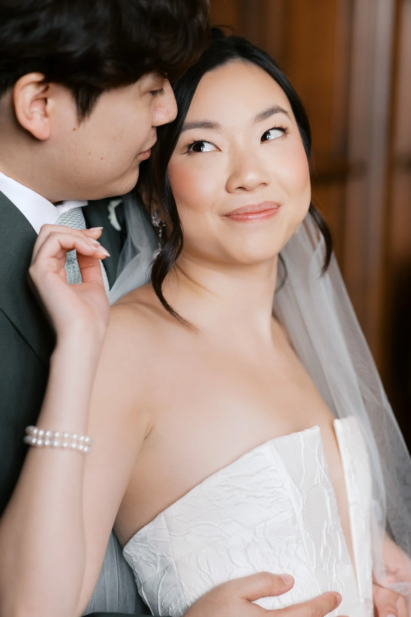Bride and Groom Portraits Hotel Kansas City by Monphotography