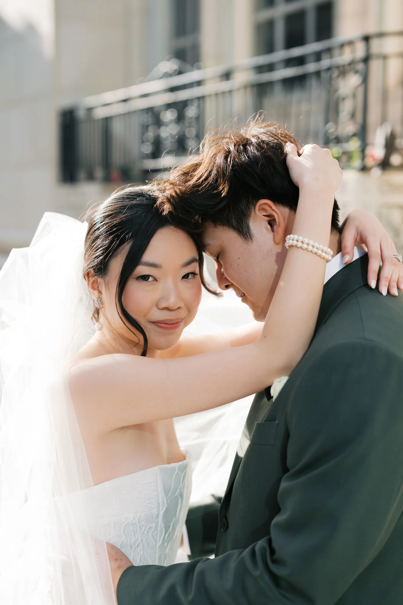 Bride and Groom Portraits Hotel Kansas City by Monphotography