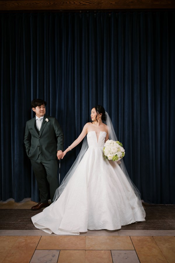 Monphotography-Kansas-City-Wedding-Photographer-Nelson-AtKins-Kauffman-Center-5951.jpg