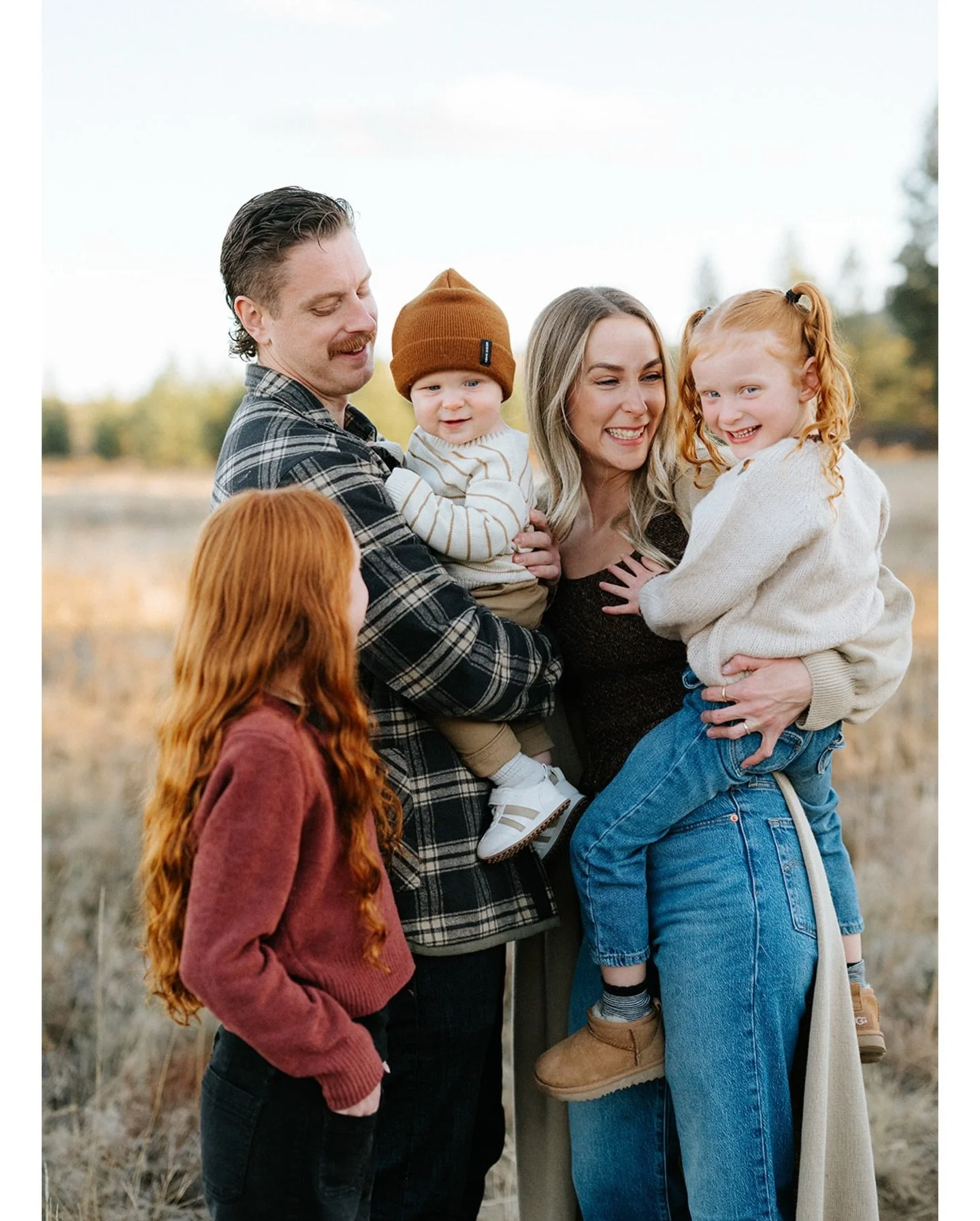 There are way too many favourite shots to share here, but I am trying to cram as many as I can into this post. 

@karahockleyphotography your family is just&hellip;. 😍