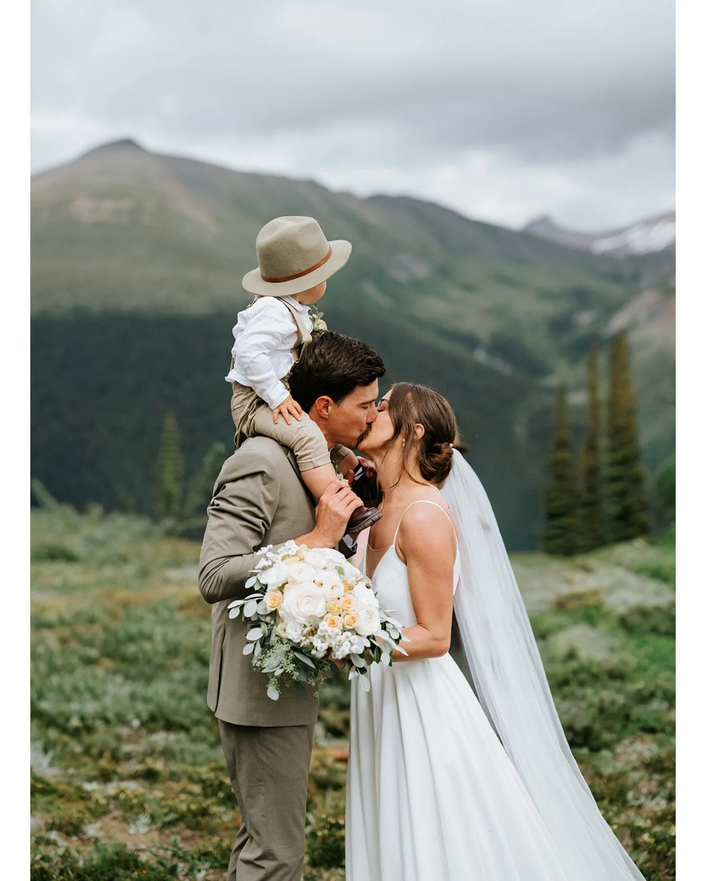 This is a reminder to myself to start sharing more from my 2025 wedding season. 
But for now a quick throwback to J&amp;R at @purcellmountainlodge a wedding weekend that went down in the books. 🙌🏽