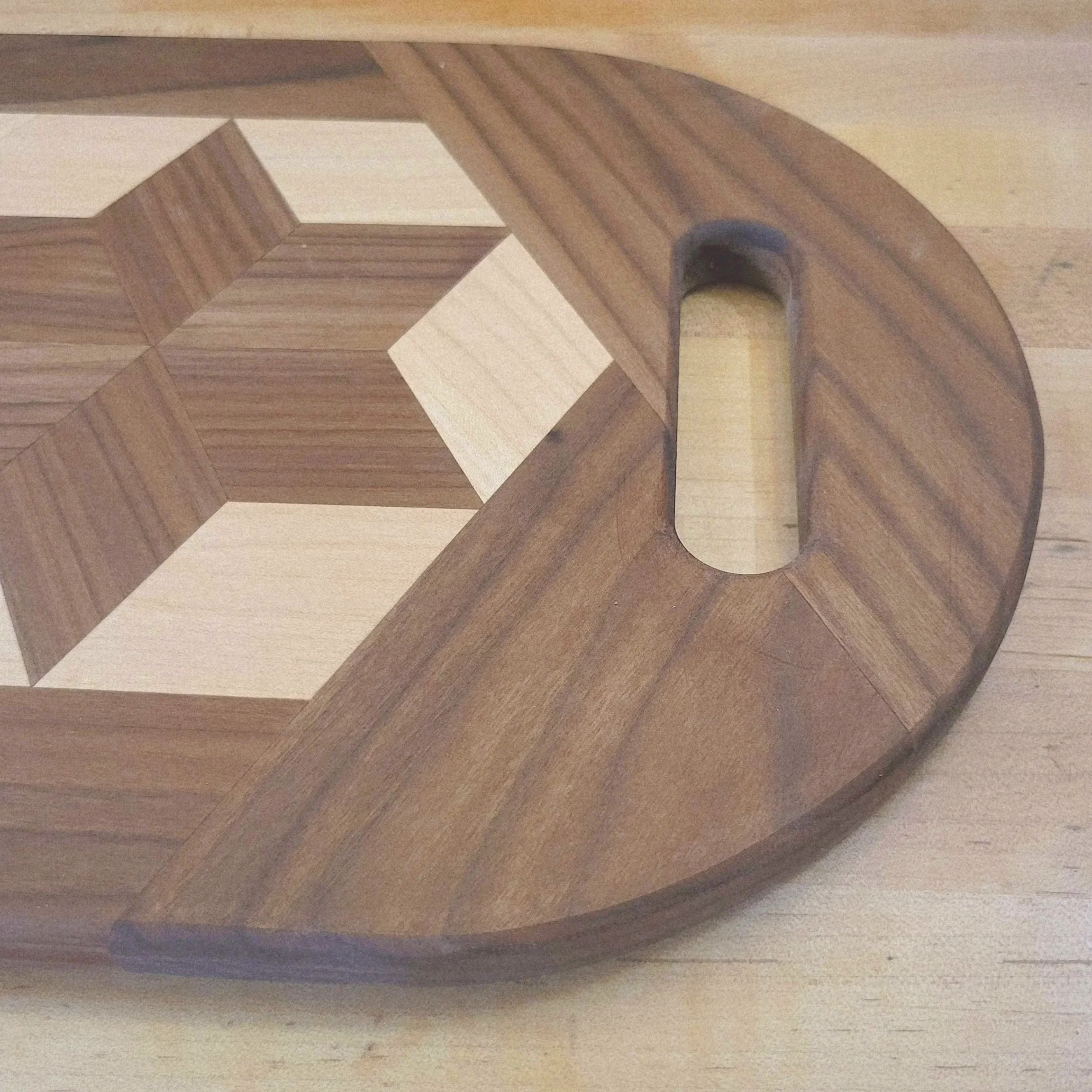 Walnut+Star+Serving+Board_Handle_9-19-26.jpg