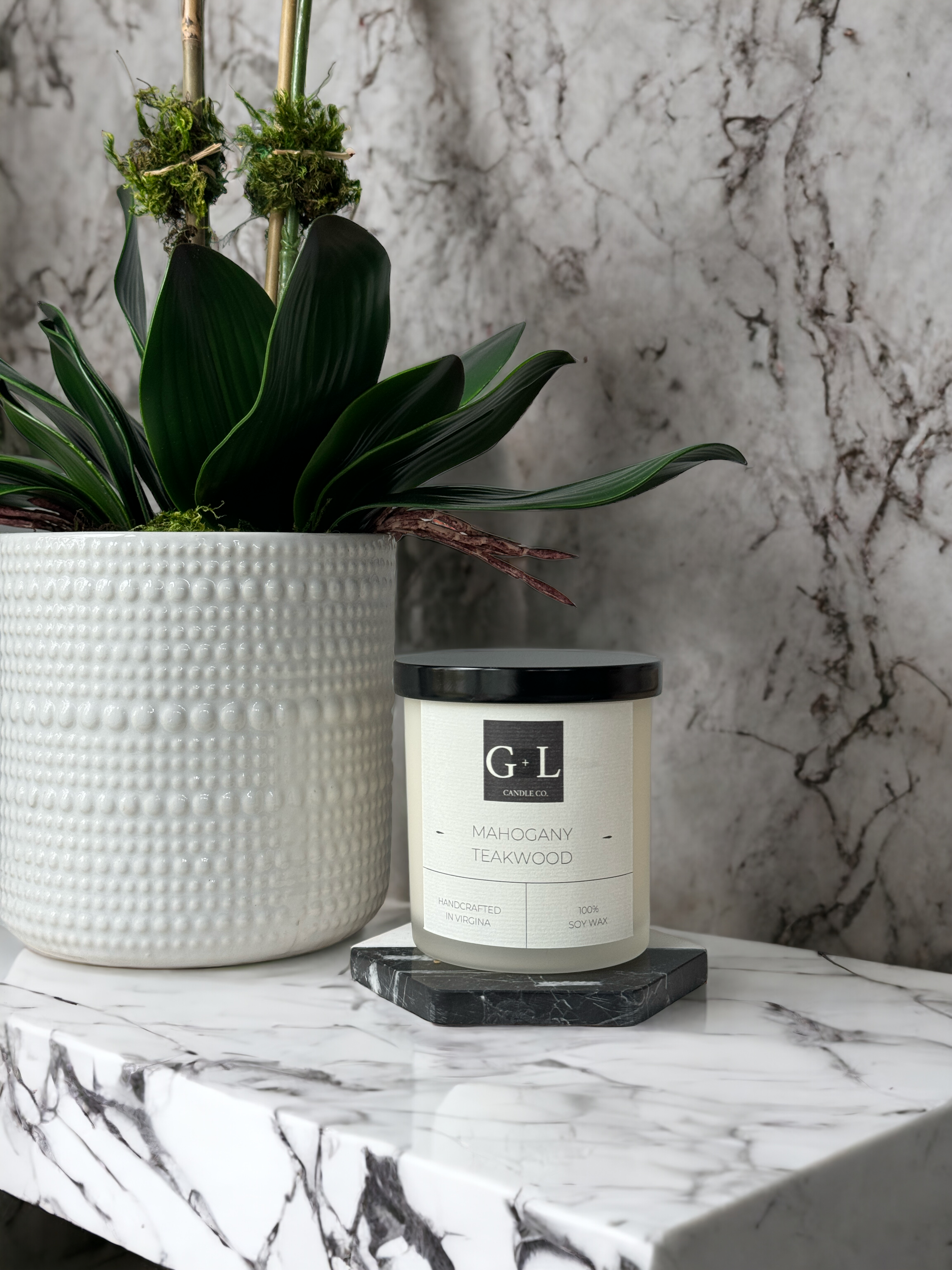 G + L Mahogany Teakwood Candle