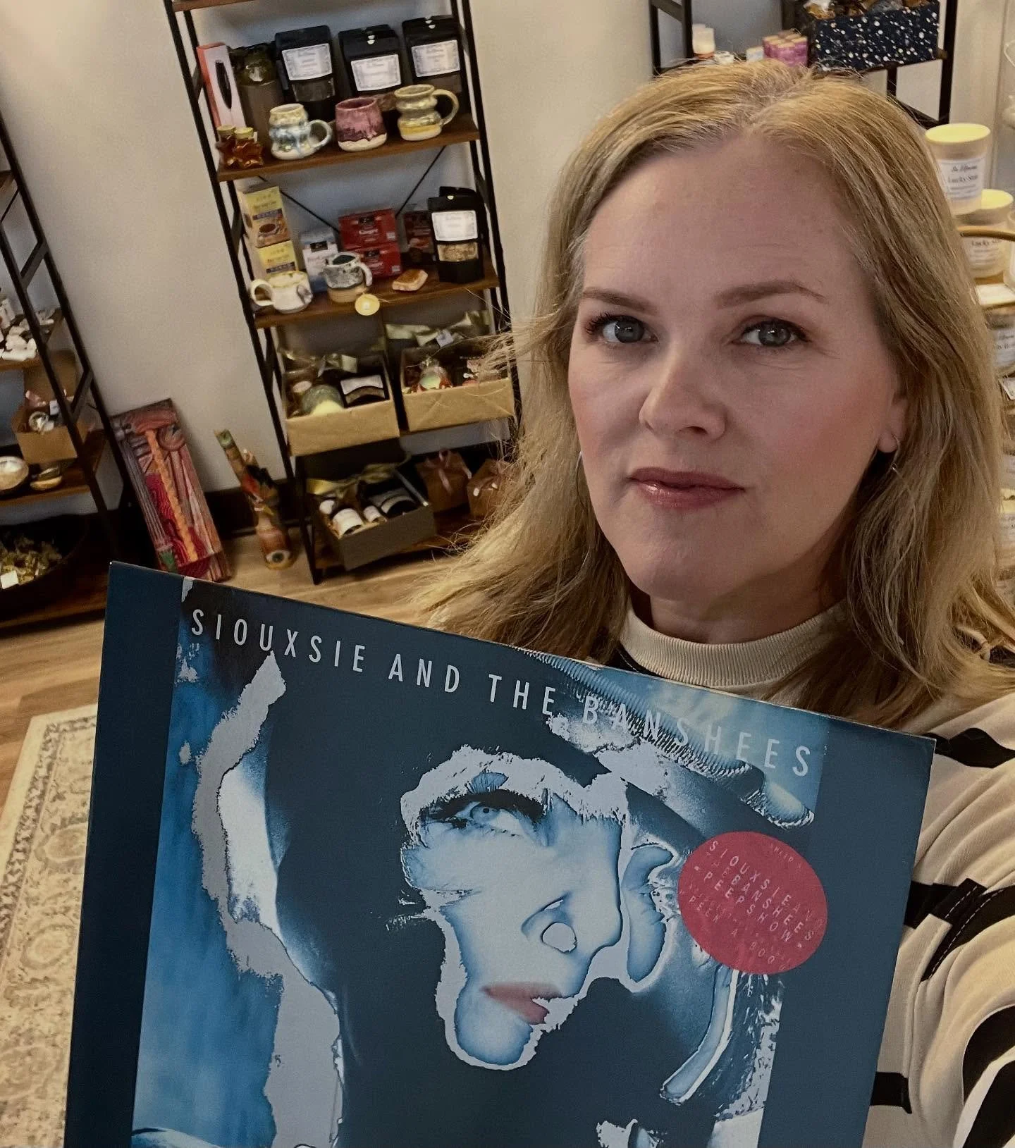 Have I ever mentioned my love for #siouxsieandthebanshees? No? Silly me. Spinning in the clinic for rock n roll Friday is high school Jessica's most played Siouxsie album &quot;Peepshow.&quot; 

It's also World Acupuncture and Herbal Medicine Day. 💉