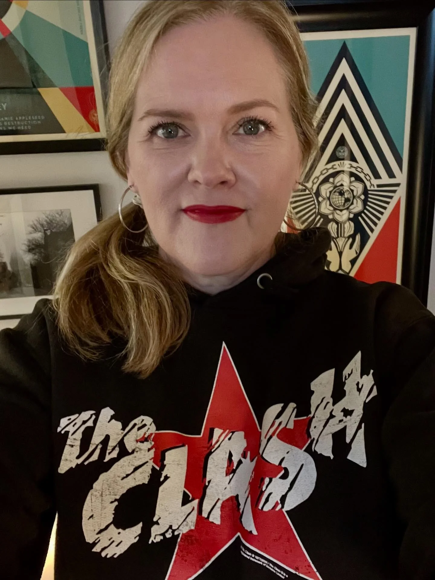 It's casual Monday and today I'm honoring one of my favorites, Joe Strummer. How much do I adore him? Have you seen his quotes on the Roots to Blooms website? 🖤✨

Everyday over the next two weeks will be casual dress  and I'll be spinning records EV