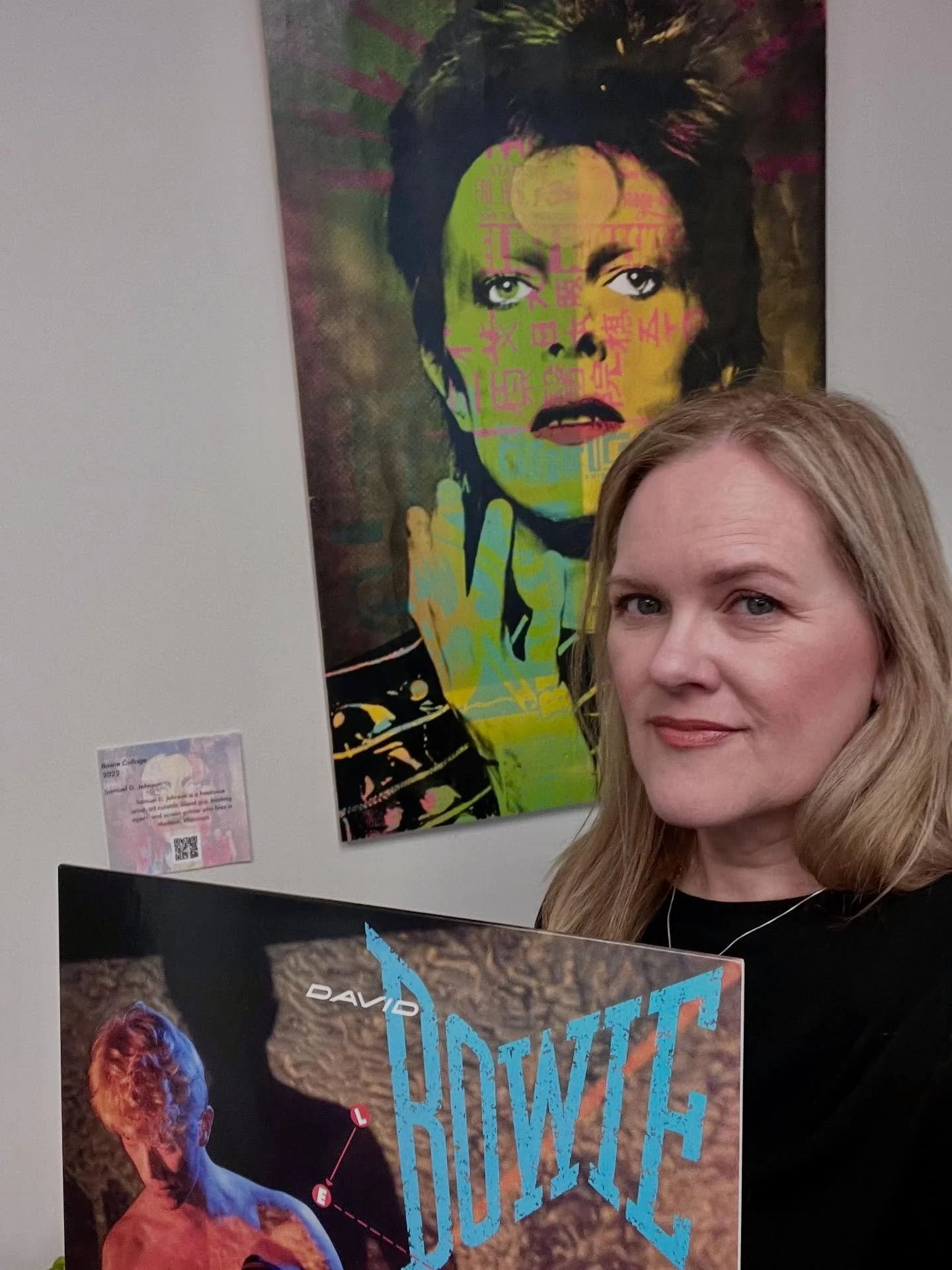 Fired up the clinic turntable to celebrate my favorite David's birthday. 🖤✨ Grateful for all joy and glimmers of hope as the dumpster fire of 2026 continues to burn. #davidbowie #acupuncturelakegeneva #clinicturnable #acupunk