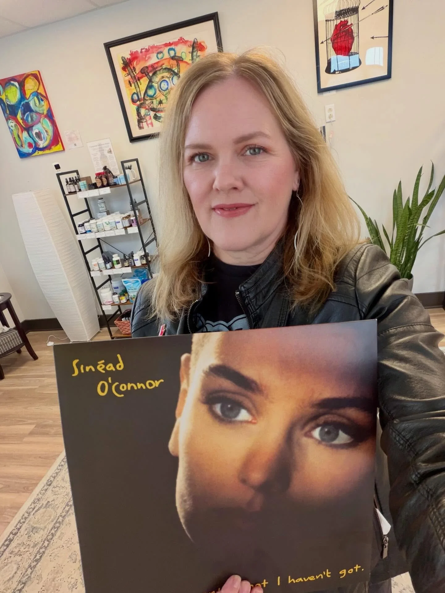 It's a new moon #rocknrollfriday with an album that gives me big feelings. Sinead O'Connor's "I Do Not Want What I Haven't Got' as politically relevant today as in 1990. It includes incredible tracks like her cover of Prince's "Nothing Comp