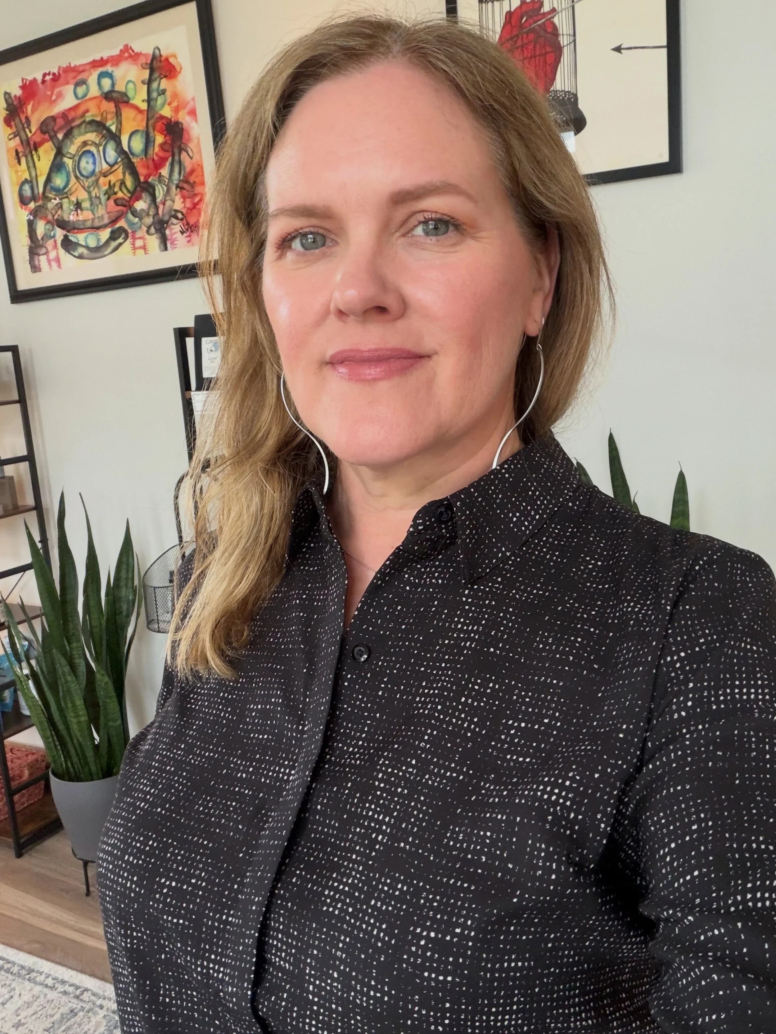 Let's kick off #augustmeettheacupuncturist2026 by introducing the team behind Roots to Blooms Acupuncture &amp; Wellness. It's me, Jessica, I'm the team. 🤩
I've been an acupuncturist and traditional East Asian medicine herbalist for seven years. I'v