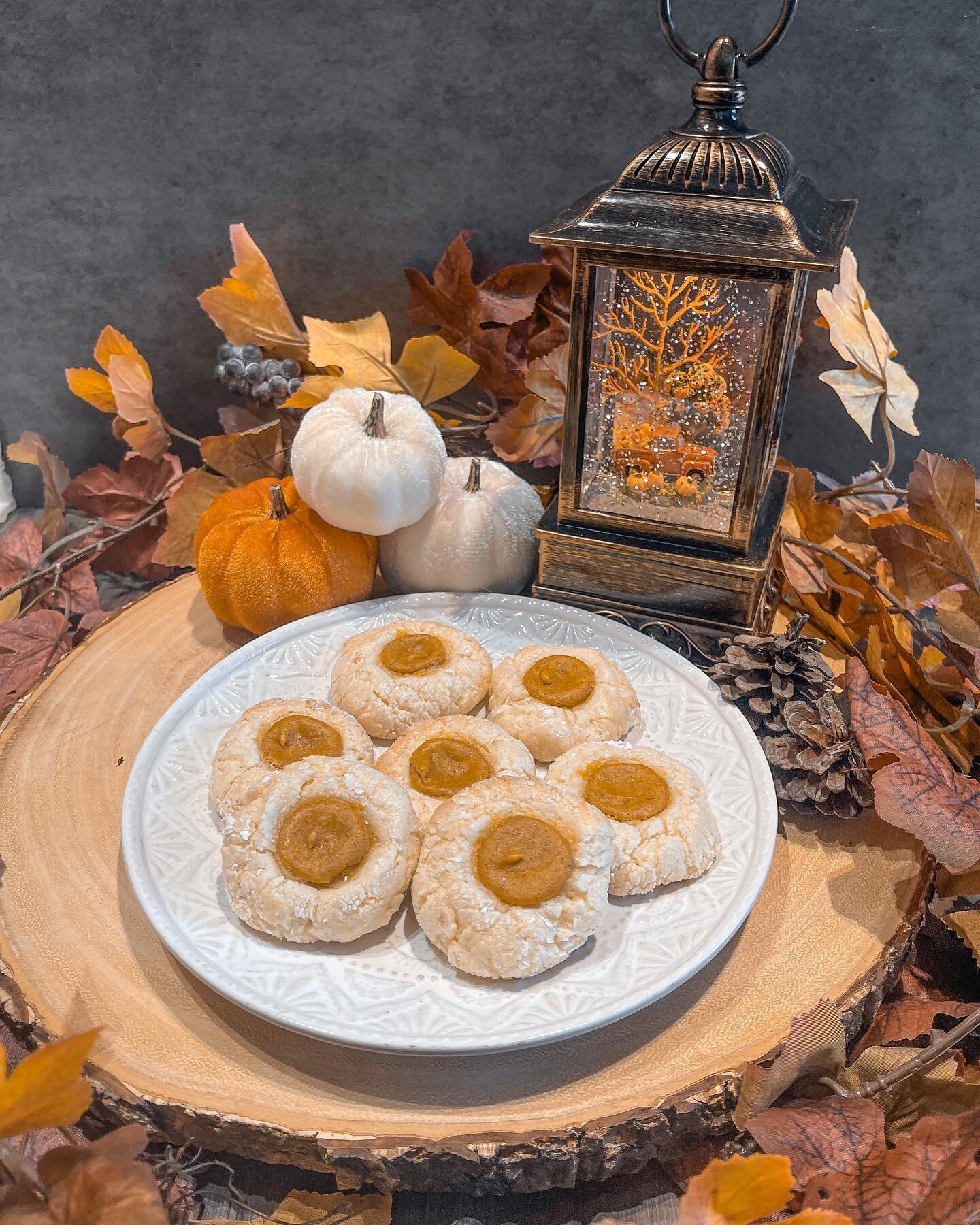 Fall is finally here! My favorite time of year, &amp; I&rsquo;m a sucker for pumpkin pie so I wanted to try something new. Pumpkin pie cookies &amp; pumpkin pie pastries 🎃😋