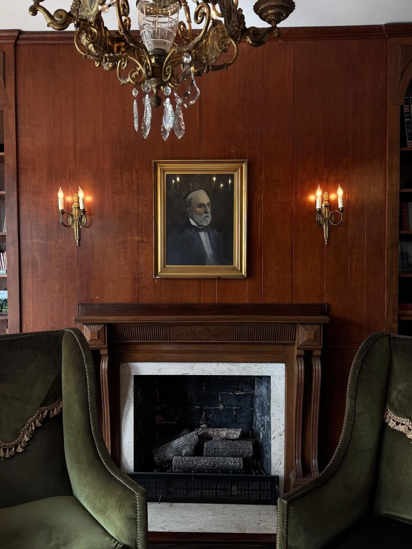 hey siri, play smooth jazz on spotify ✨