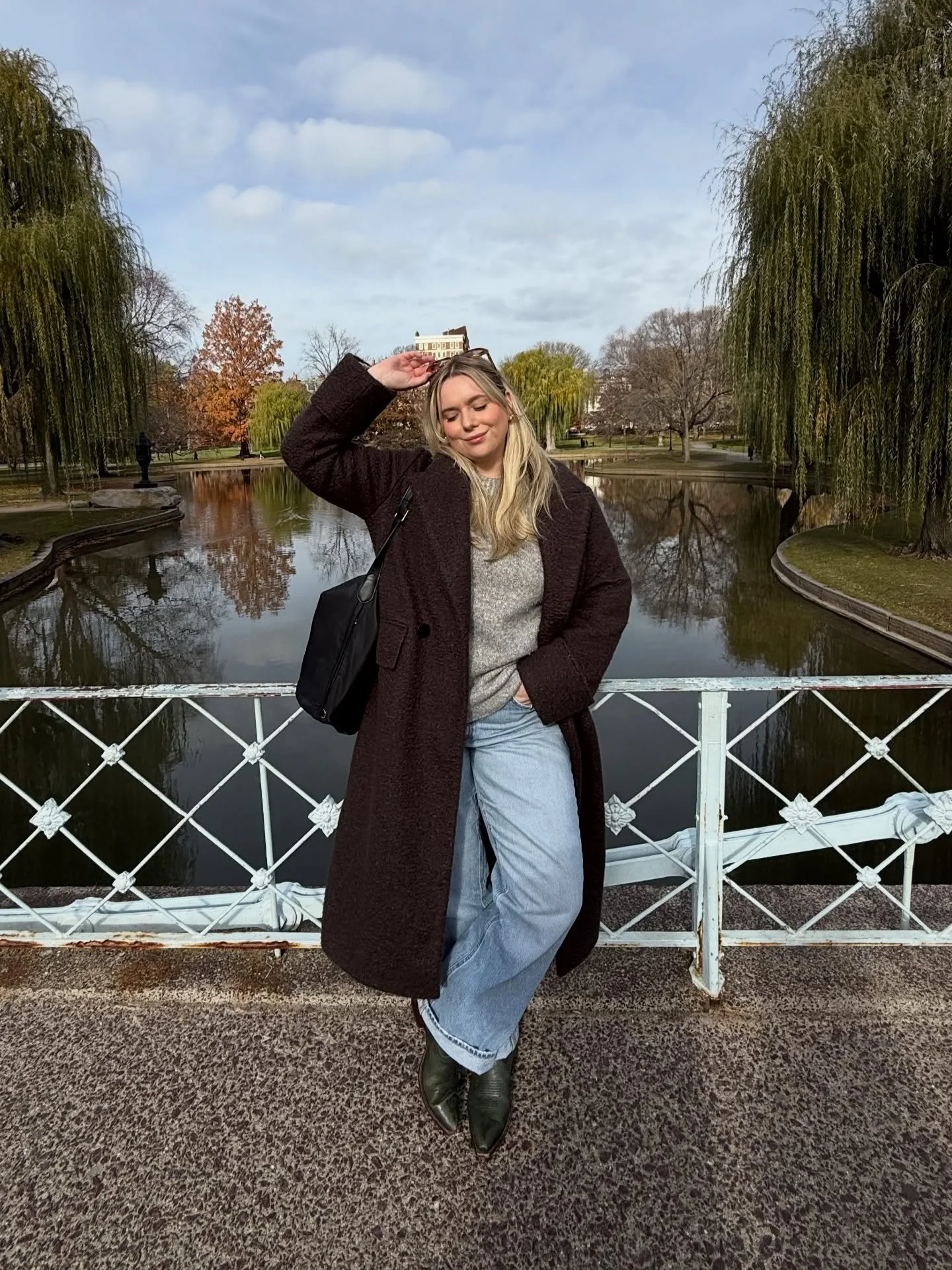 24 Hours in Boston 🦢💚 🍂 special shoutout to the passport office &amp; @renttherunway #rtrmuse #rtrpartner