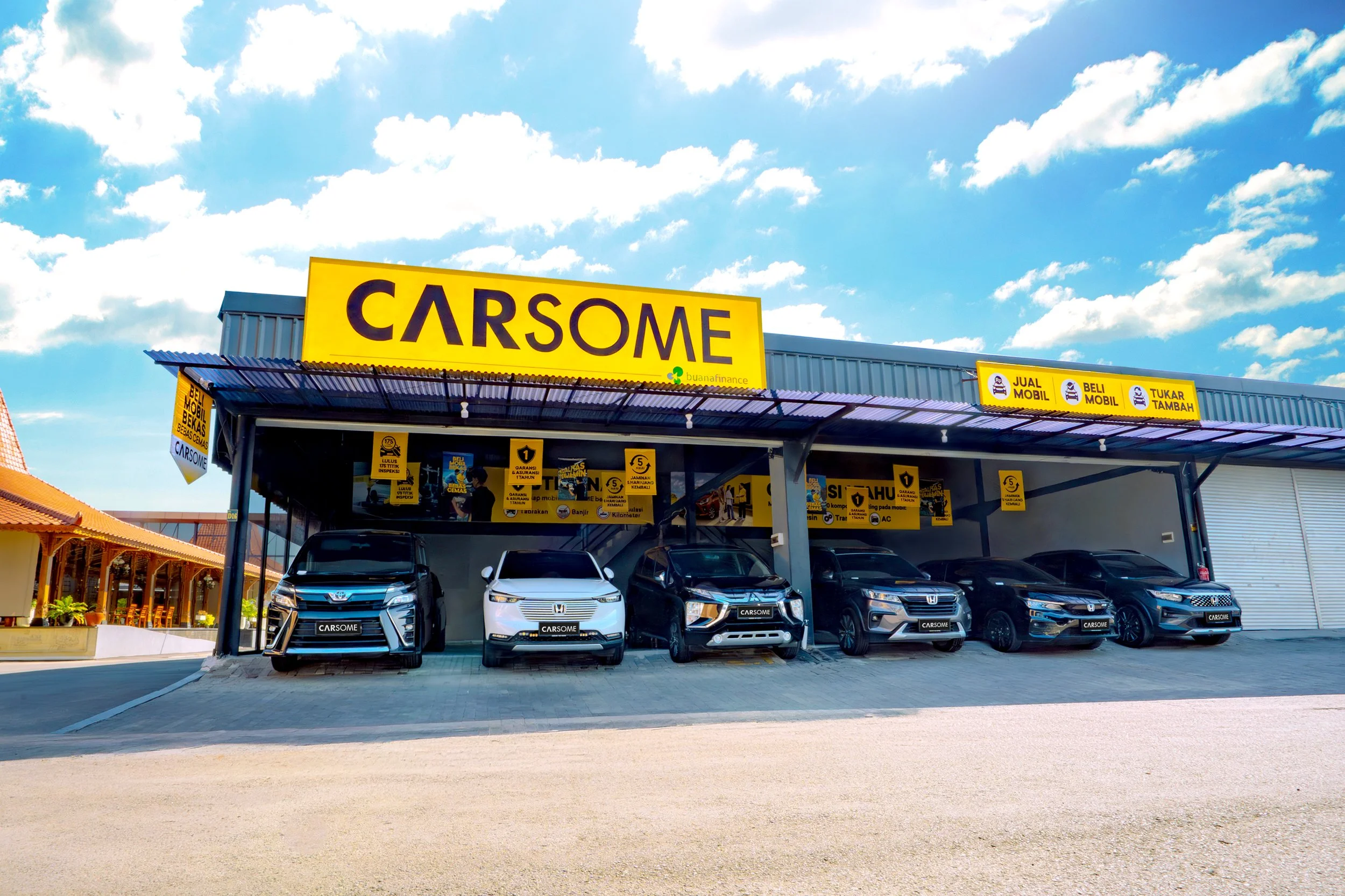 CARSOME Showroom PIK 2.jpg