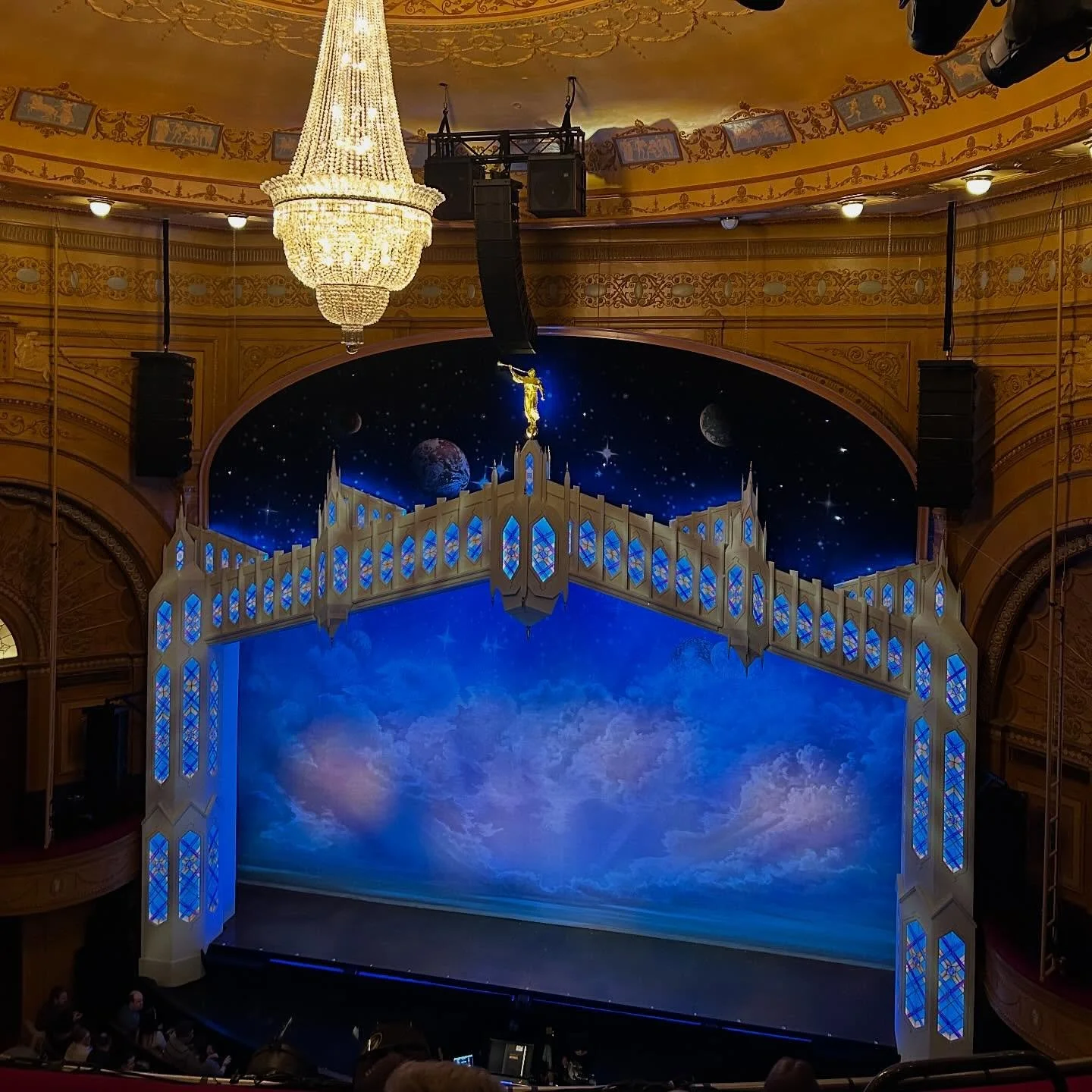 I do love a good theatre interior ( @bookofmormonaunz )