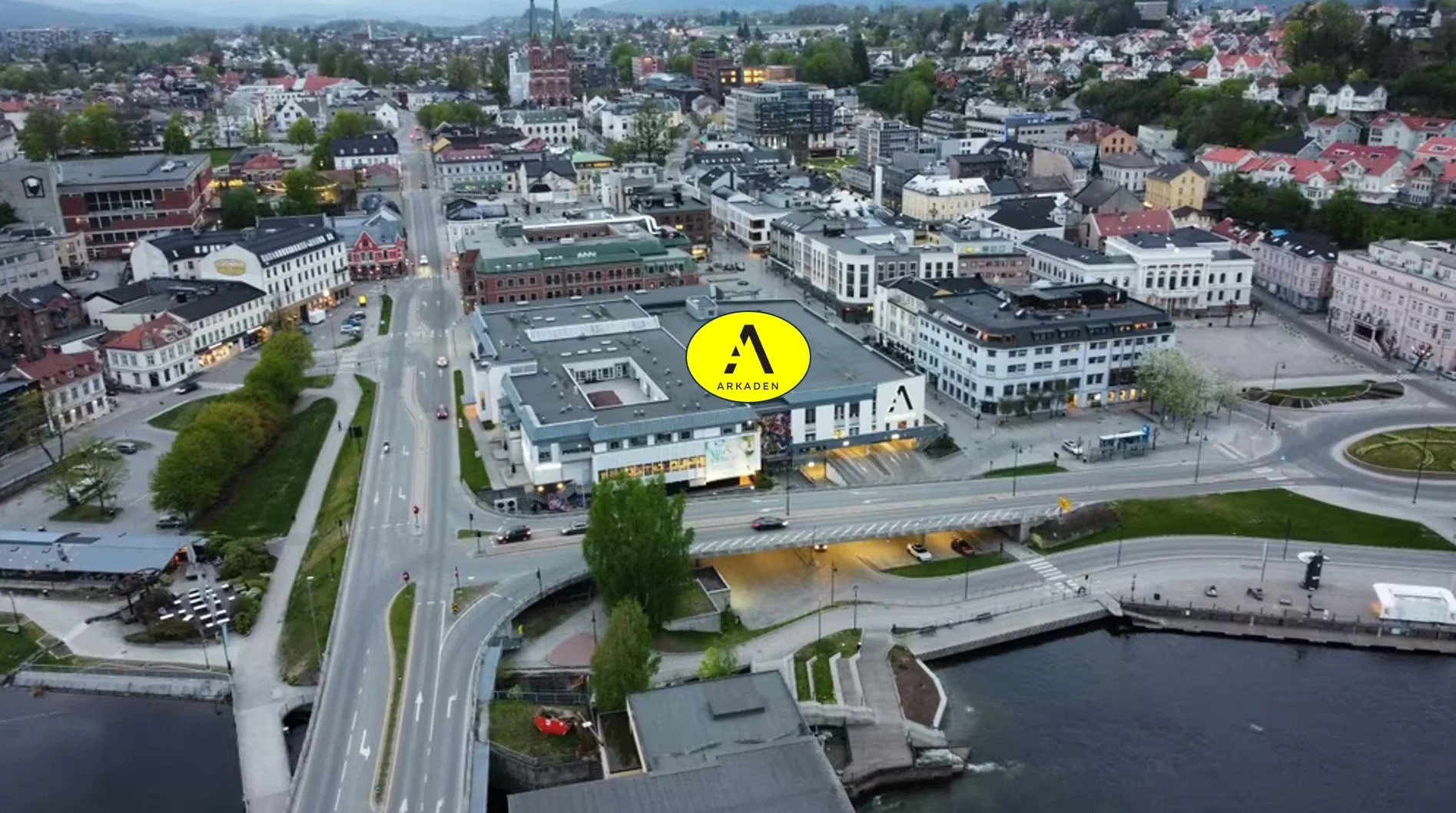 Flyfoto avmerket med Arkaden.jpg