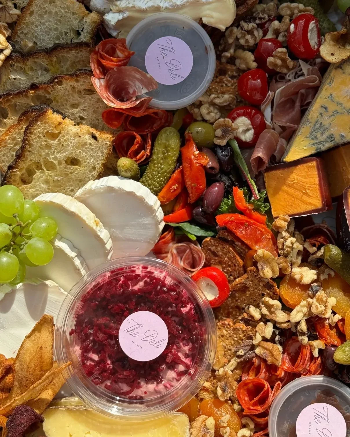 Right you lovely lot. It looks like summer is NOT quite finished yet. Certainly not for the next few days and heading into the weekend🌡️

So, make the most of it and get down to the park or beach - and with one of our Grazing or Picnic Boxes in tow 