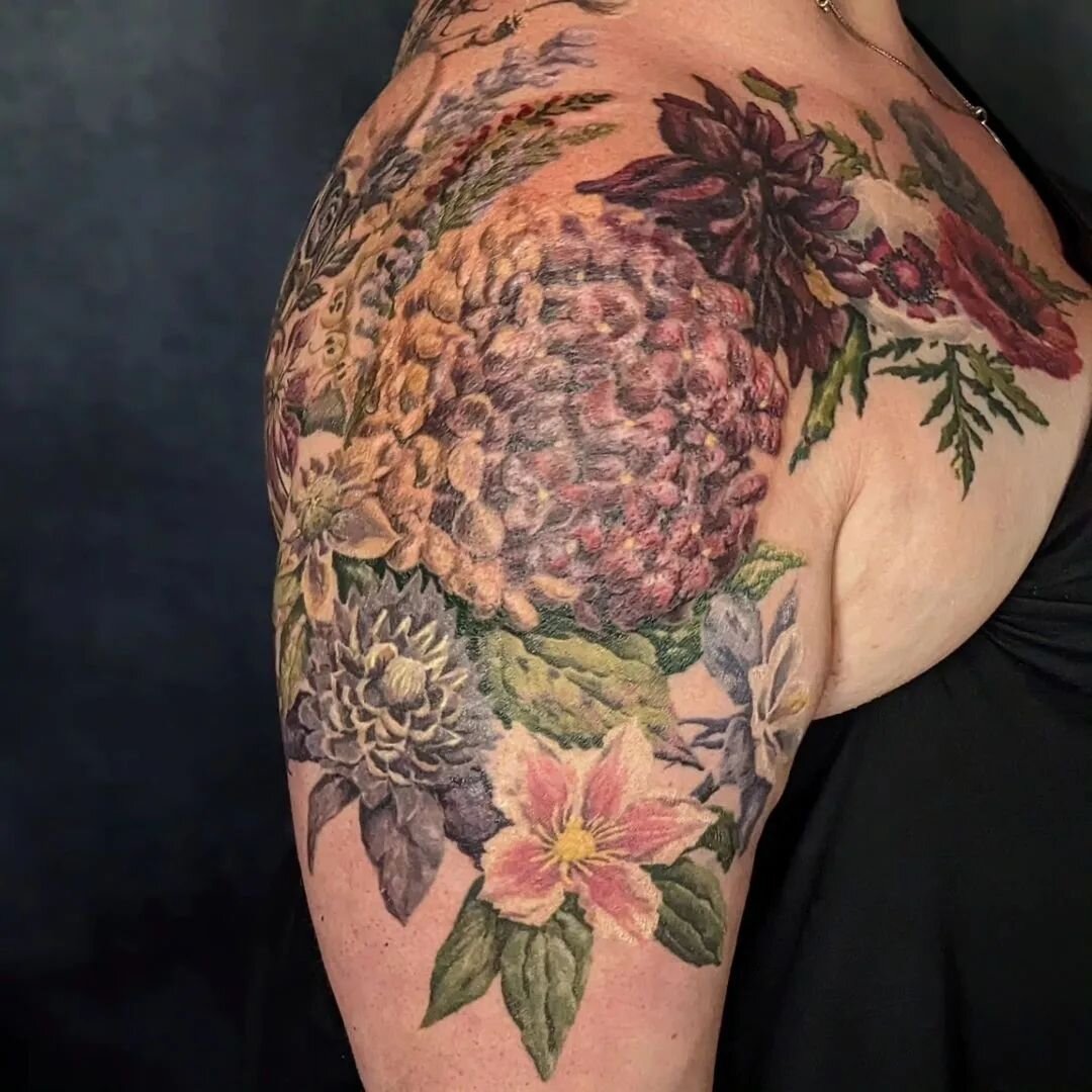 Insert 🤯🤯🤯 

Daniel@volutatattoo.com 

#Repost @botaninks with
&bull; &bull; &bull; &bull; &bull; &bull;
Izzy and I have added all the pieces to this life-and-death project, depicting various flowers in their living, transitional, and dead forms. 