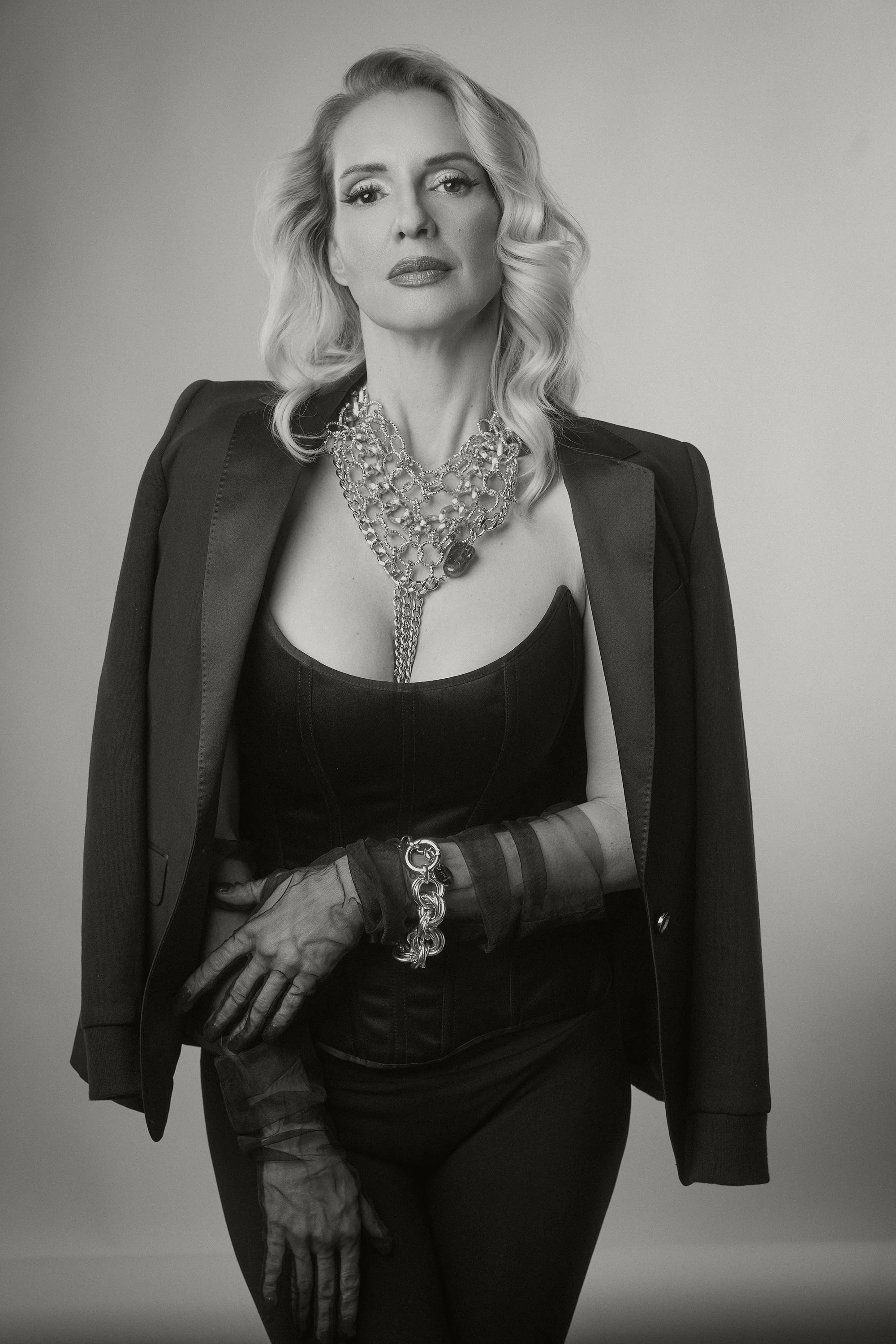 diva_simona_5bw copy.jpg