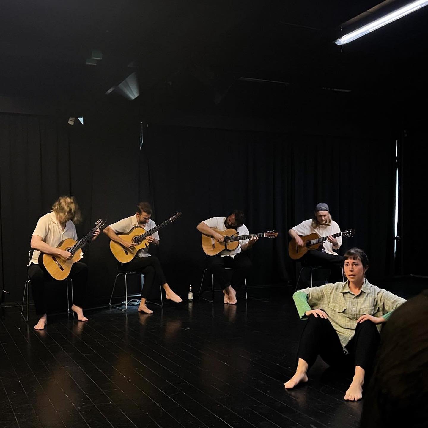 Some documentation from the premiere of our new guitar/dance-show &rdquo;Beach Findings&rdquo; at @interartscenter Malm&ouml; last saturday. Super solid dancing by @lisisfisis &amp; @peppepetra 
Thanks a lot to the Team and everyone who came ❤️

We h