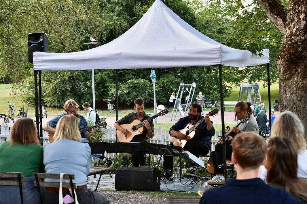 Some photos from last time at @beijersparkscafe 🎶
We played some new music composed by ourselves and @emilmiranda 
We are currently working on some more 💥🎶
Thank you for listening!!