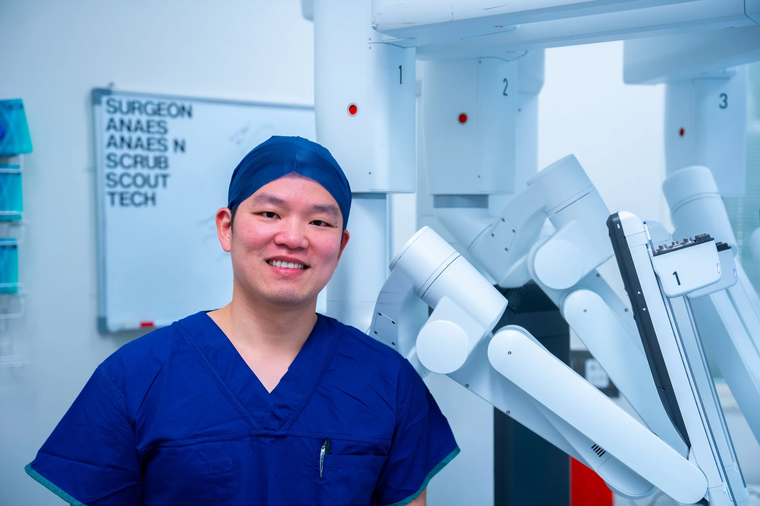 Robotic-assisted pelvic floor reconstruction surgery using Da Vinci surgical system