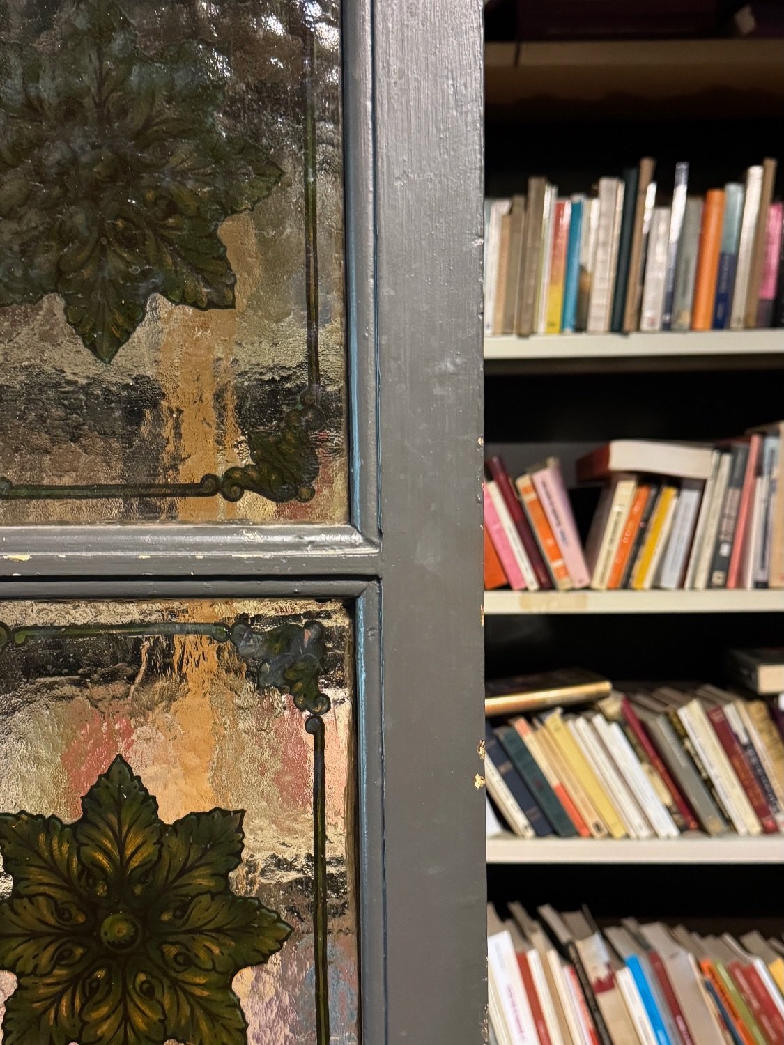 Adventures in vintage-also known as a treasure hunt.

#designlife #alwayssourcing #vintagefurniture #interiordesign #everydaybeautiful