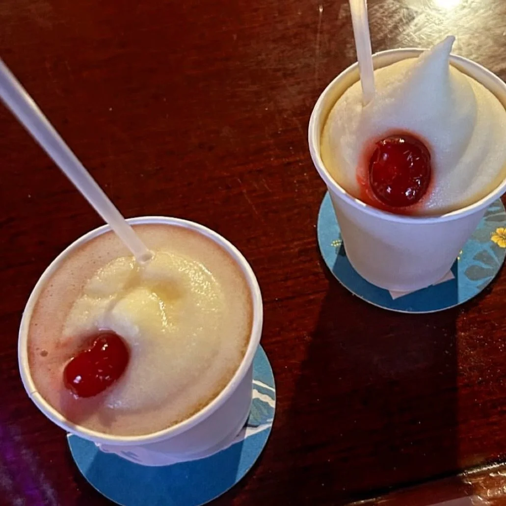 Live music by @mojoandthemayhem today at 5pm! Plus DJ @juliequinnn TONIGHT!! π»π» 
Photo @selenacoppock