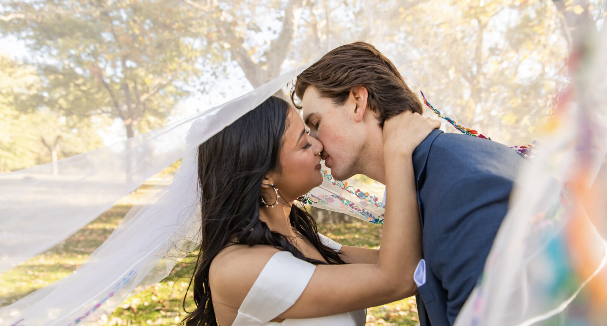 Daisy Keegan Kiss 2.png