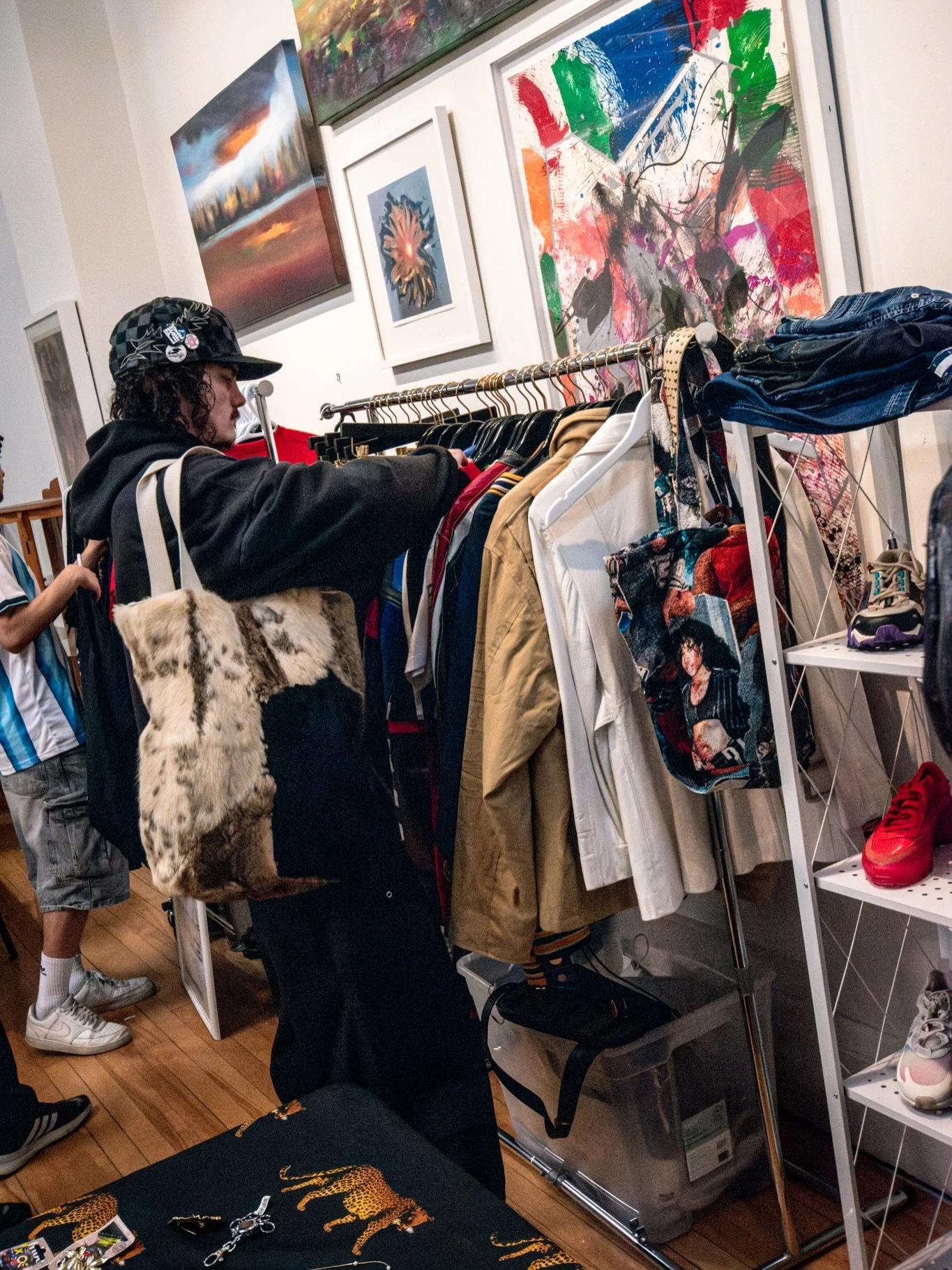 THIRD JUNKTION!!!

Some flicks and fits from last months thrift market in Centretown, hosted at @wallacksart 

Our next market is MAY 30TH 

+++ WE&rsquo;RE DOING OUR FIRST NIGHT MARKET MAY 29TH 🫨

Follow us @thirdplace.ott x @jedsgotjunk for more u