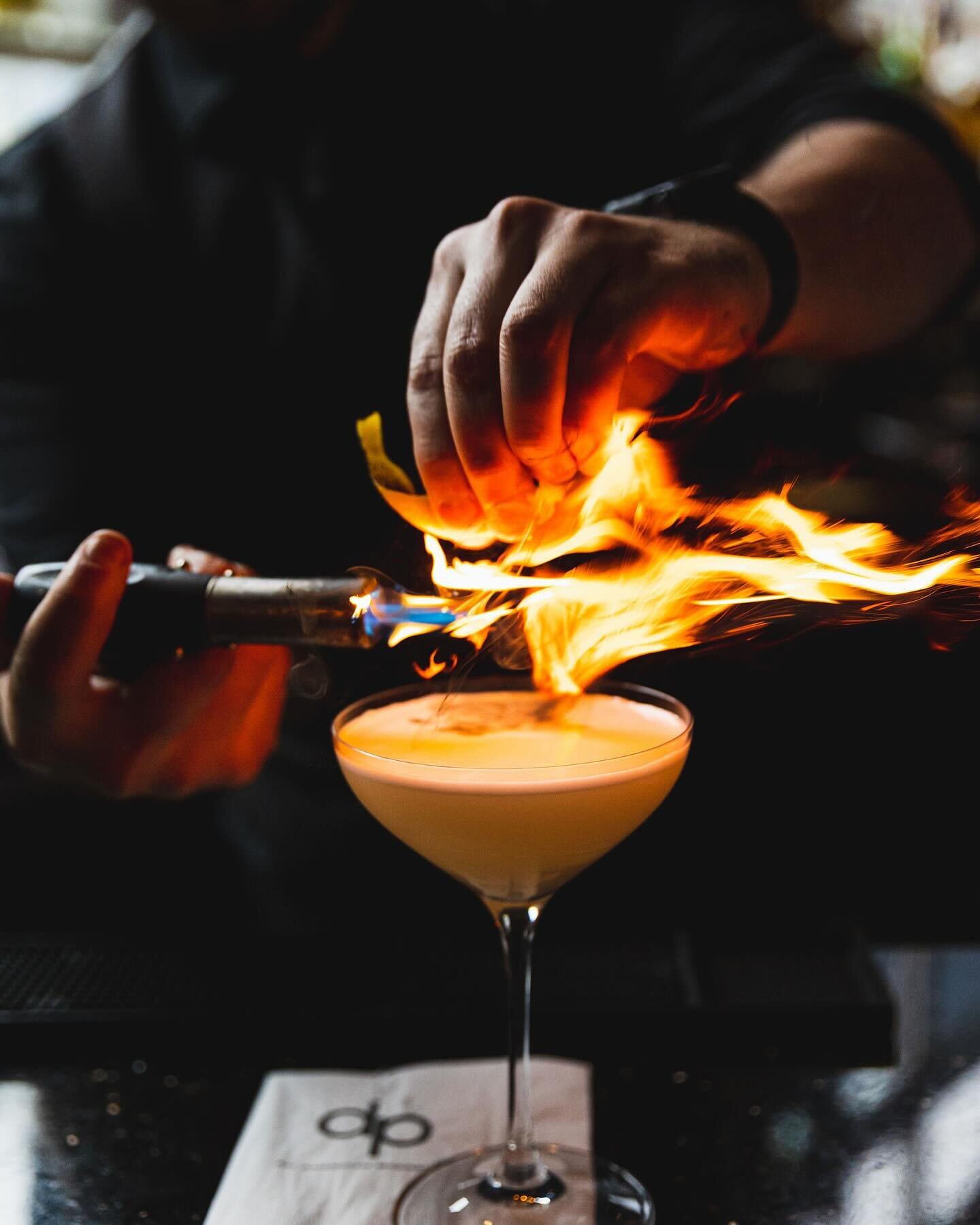 It maybe cold out, but things are always heating up behind our bar.  Come in and experience one tonight! 

📍 @dpbrasserie 
🥃 @bsteele518 
📸 @konradshootsfood