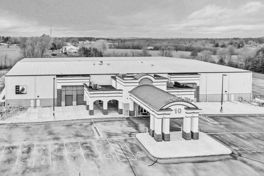 RECENTLY SOLD
($4,160,000)
//
Rocky Top 10 Cinema, at 
1250 Interstate Dr, Crossville //
Independent 10-screen movie theater
includes real estate, business, and
business property. //

Chris Grimes (615.881.9127) + 
John Grimes (615.289.0866)