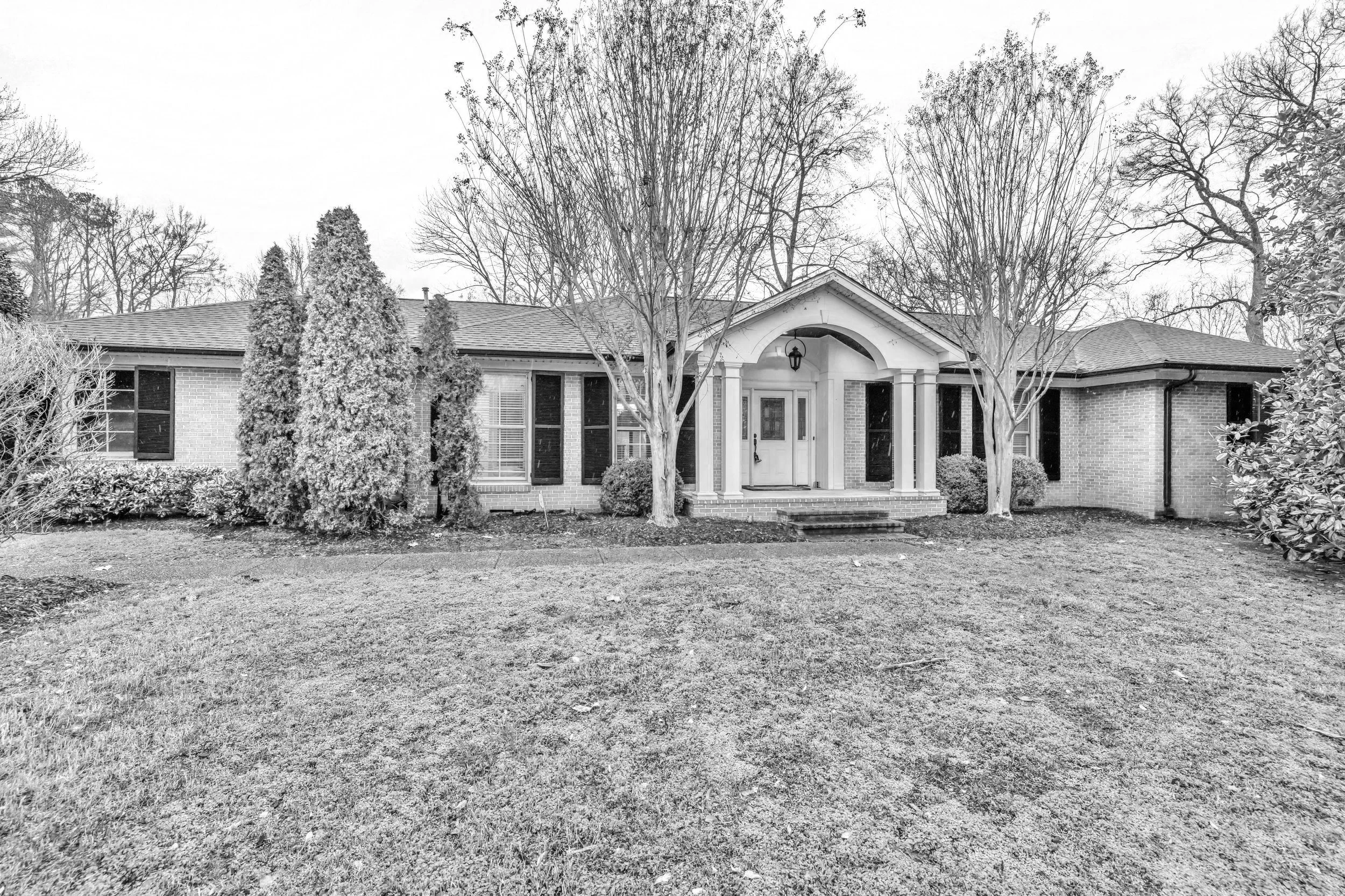 RECENTLY SOLD  ($1,070,000)
//
4901 Roselawn Circle, Nashville //
3 BR, 2.5 BA, 2,400 SF on 0.94 acre //
Forest Hills, near Tyne Blvd & Granny White Pk
//

Chris Grimes (615.881.9127)
Donna Tisdale* (615.202.8799)
*with RE/MAX Homes and Estates, Lipm