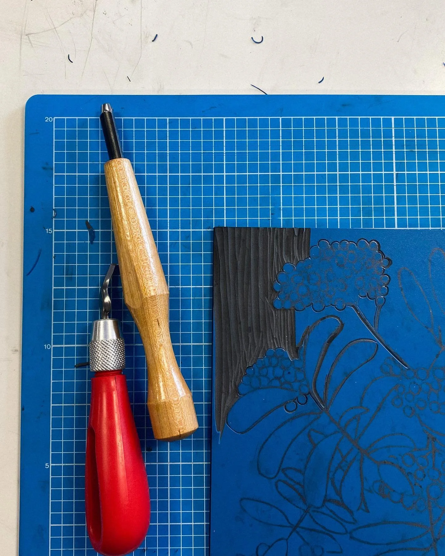 During the past couple of weeks I&rsquo;ve had some free time between semesters and finally managed to start carving my first block of the year, better late than never 🥸
.
.
.
#printmaker #seeninthedeen #independentartist #handcarvedstamp #reliefpri