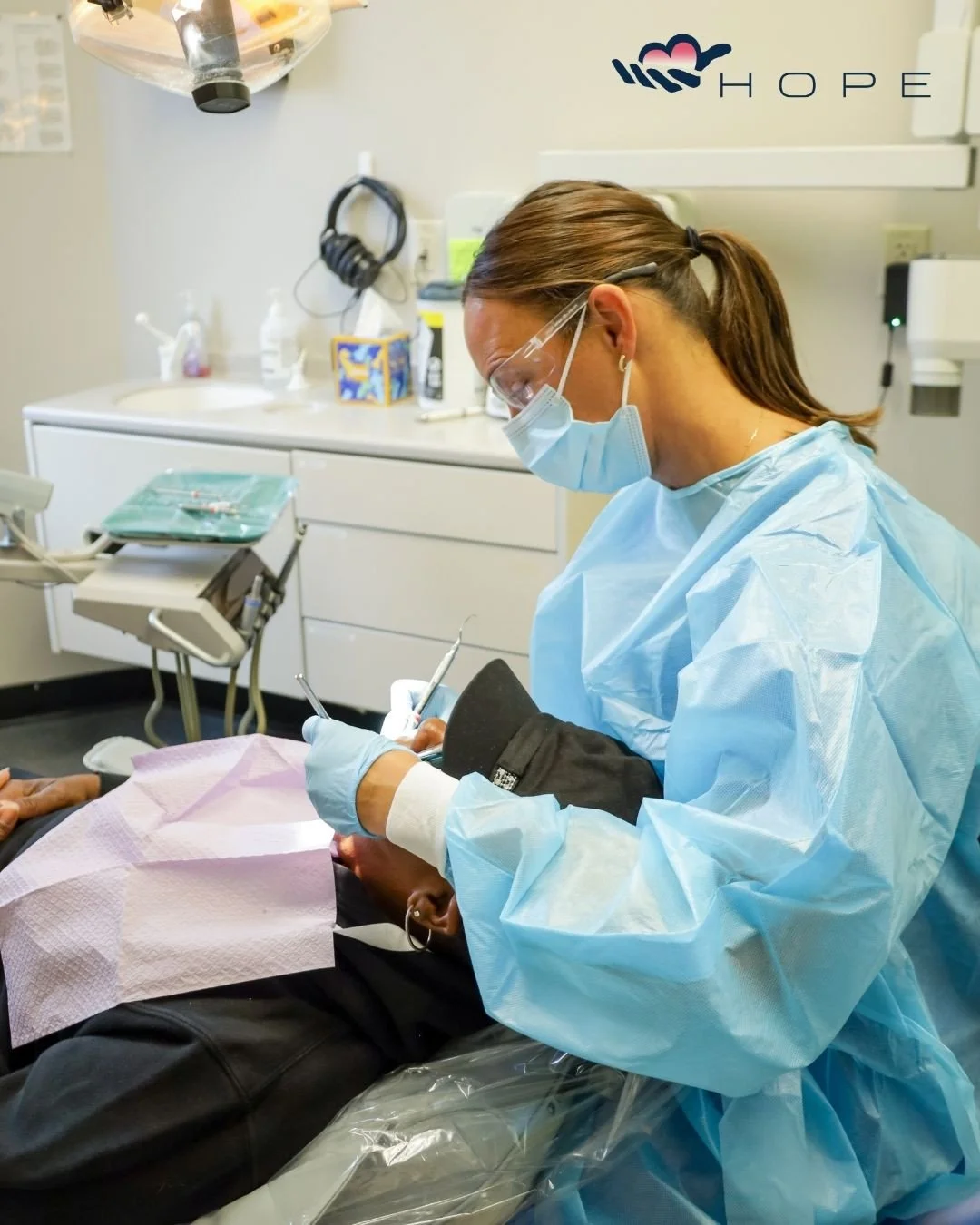Dental care shouldn&rsquo;t be stressful. 💙🦷⁠
We&rsquo;re here to make your visit comfortable, welcoming, and supportive.⁠
📞 Call Hope Healthcare to book your dental appointment.⁠
⁠
#HopeHealthcare #Uninsured ##HealthcareForAll #HendricksCounty #V