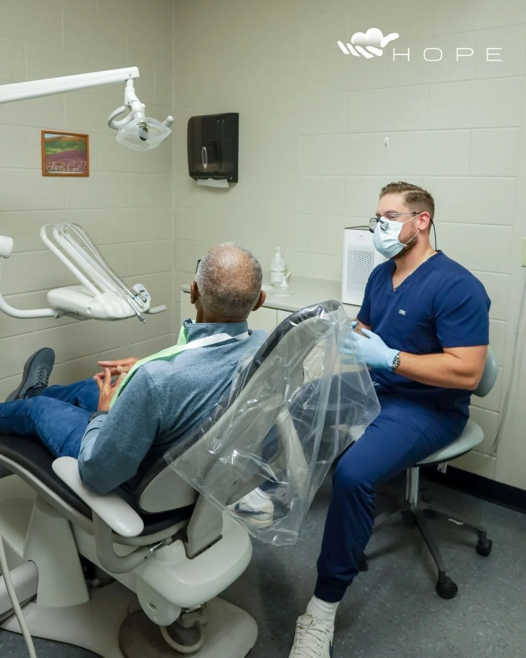 Quality dental care shouldn&rsquo;t depend on insurance.⁠
At Hope Healthcare, we&rsquo;re here to listen, care, and help you smile again. 💙