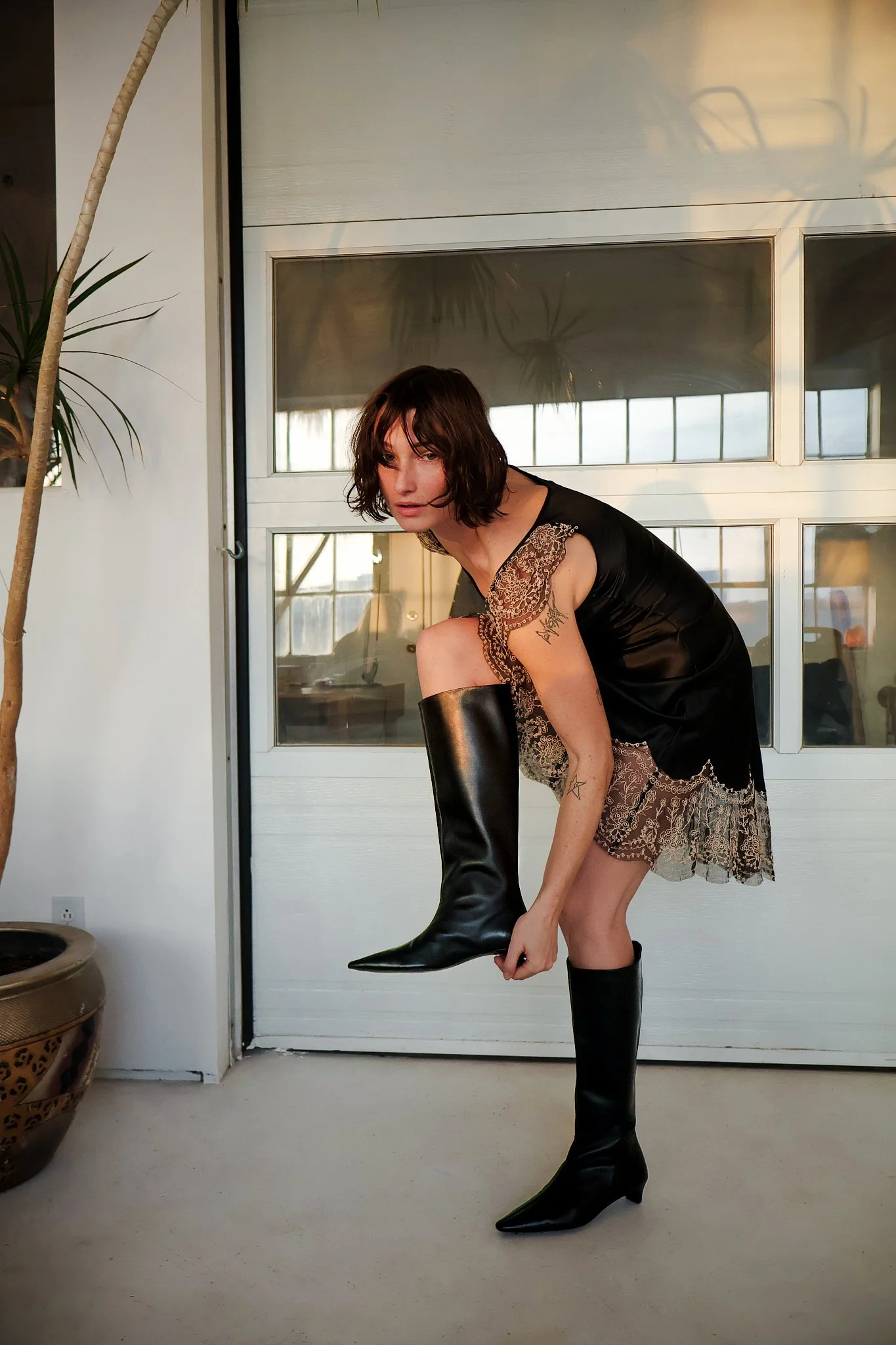 MiniShoot-Novelda-Black-02 copy.jpg