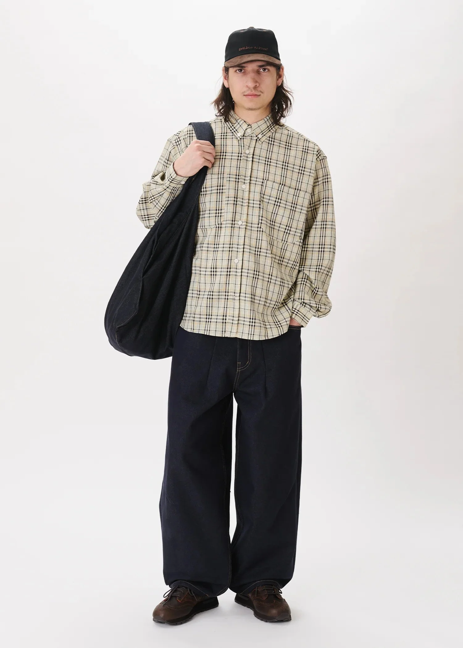 Daniel_Dart_Oxford_Shirt_Taupe_Pose_01.jpg.jpg