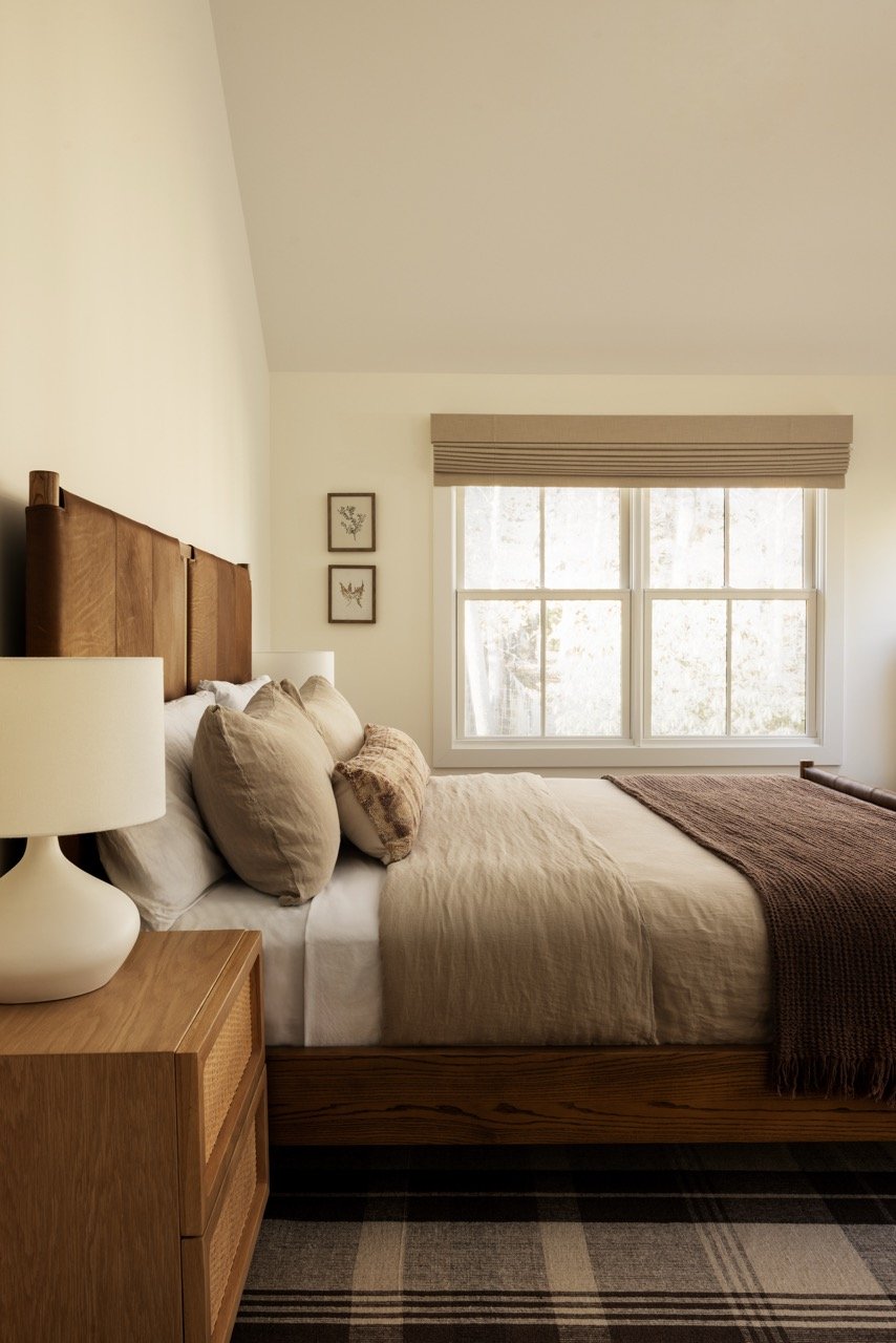 11_GuestRoom_BuiltInLiving Large.jpeg