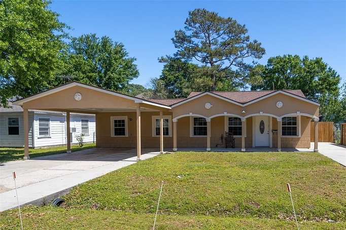 This gorgeous home in the heart of Houston went under contract the very same day it hit the market!  we didn&rsquo;t even got the chance to show it off! A huge thank you to our amazing clients for trusting us with their real estate journey. 

#realto
