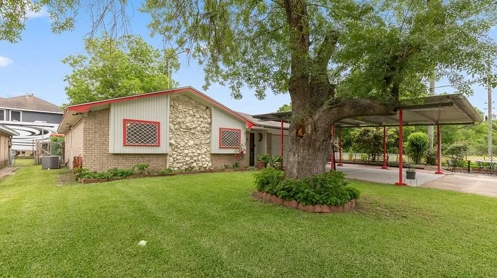 This 3-bedroom, 2-bath home in Baytown features brand-new carpet, new tile flooring, updated electrical, and a versatile study perfect for a home office. Enjoy a spacious backyard with a storage shed, plus an extra storage room in the garage and a co