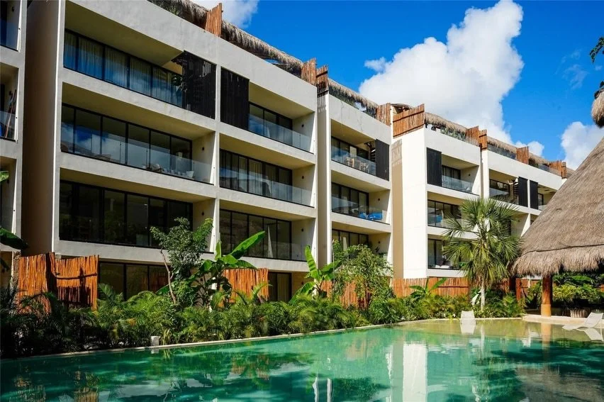 🌿 Discover your tropical escape in Tulum, Mx ✨

This beautiful 2-bedroom, 2-bathroom condo is located in the heart of Tulum and offers the perfect blend of modern design and natural living. Featuring an open-concept layout filled with natural light,