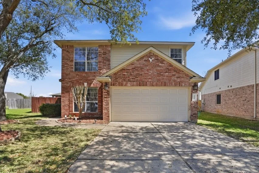 Welcome to this charming 3-bedroom, 2.5-bath home featuring a brand-new roof and a spacious, functional layout perfect for everyday living and entertaining. The inviting living area flows seamlessly into the formal dining room, while the kitchen offe