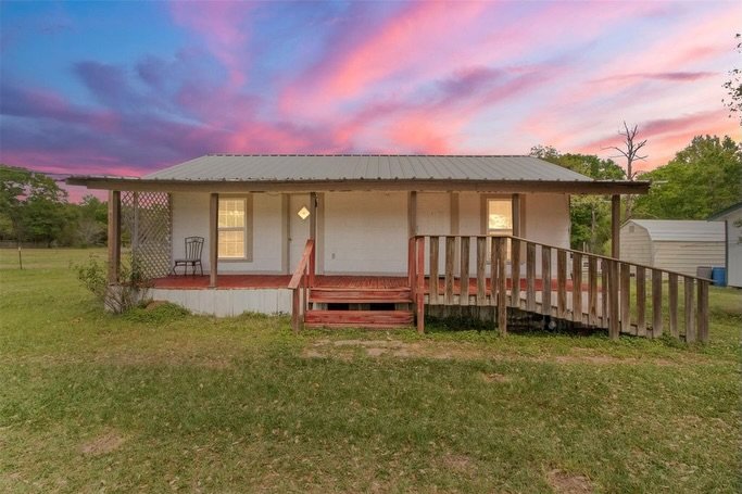 Room to live. Room to work. Room to breathe. 🌿

4 bedrooms + land + endless possibilities in Magnolia. Fully furnished option = move-in ready magic. Who&rsquo;s ready for space AND location? 👀

For Rent $1,500/month
114 Melton St, Magnolia, TX 7735